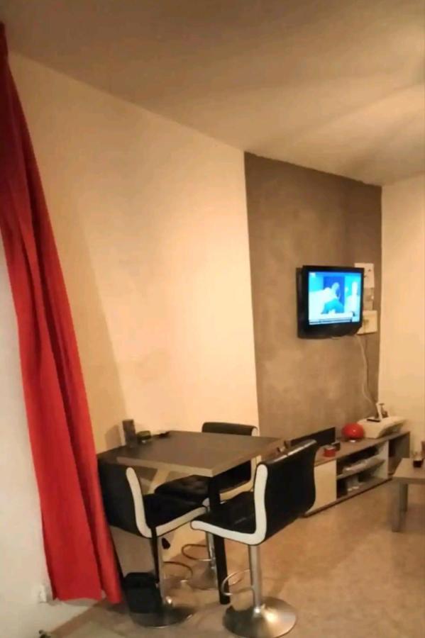 Charmant Studio Apartment Tarascon-sur-Ariege Ngoại thất bức ảnh